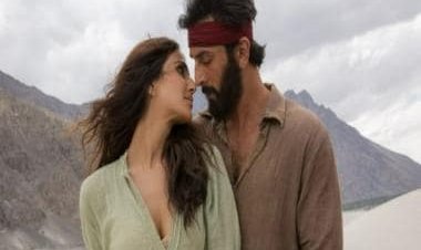 Shamshera song Fitoor: Ranbir Kapoor &amp; Vaani Kapoor's crackling chemistry is the highlight of this romantic track