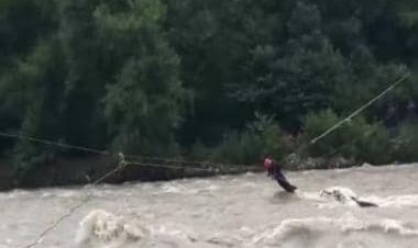 WATCH: Amid Kullu flash flood, ITBP undertakes rescue operation at strong midstream of Beas River to save 3 passengers
