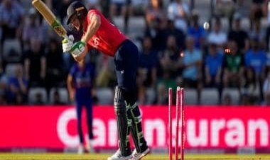 Watch: Bhuvneshwar Kumar cleans up Jos Buttler for a golden duck with a beauty