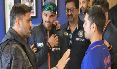 MS Dhoni visits Team India players after series win over England
