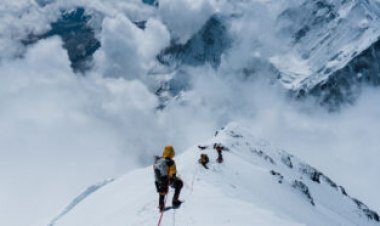 Demond Mullins climbed Everest to inspire more Black outdoor enthusiasts