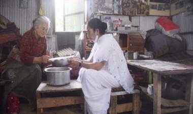 Watch: After pani puri, Mamata Banerjee tries her hand at making momos in Darjeeling