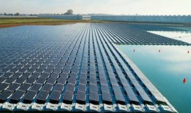 What is India’s largest floating solar power plant all about?