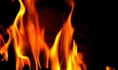 UP: Communal clashes breakout after unidentified miscreants throw pieces of meat in temple compound in Kannauj