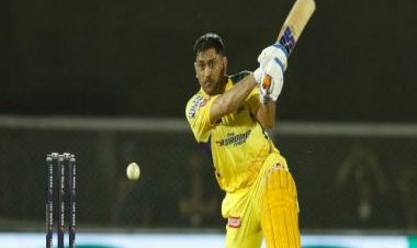 Watch: MS Dhoni gets chased on streets of London as fans try to take selfies