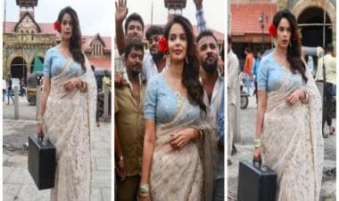 Mallika Sherawat aka Gulabo was spotted at Bandra Station in search of Mahboob from RK/Rkay
