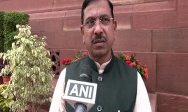 They harassed PM when he was CM: Pralhad Joshi slams Sonia, Rahul Gandhi