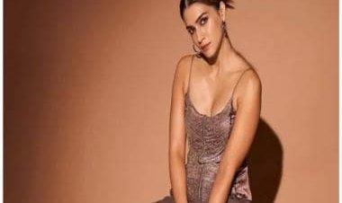 Mimi fame Kriti Sanon turns 32: A sneak peek into her Instagram gallery