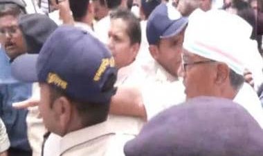 WATCH: Scuffle between Cong's Digvijaya Singh, BJP's Vishvas Sarang over 'bogus voting' in Bhopal Zilla Panchayat polls