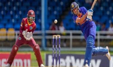 Watch: Yuvraj Singh asks Shubman Gill's friend to congratulate right-hander, video goes viral