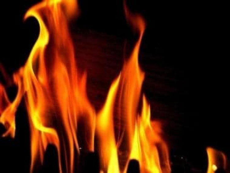 UP: Communal clashes breakout after unidentified miscreants throw pieces of meat in temple compound in Kannauj