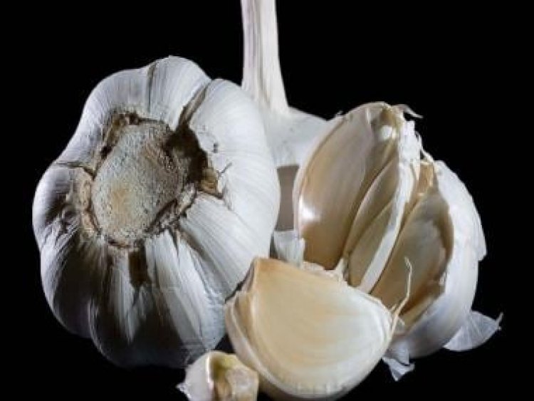 Nutritionist Lovneet Batra shares 5 magic ingredients to keep monsoon infections at bay