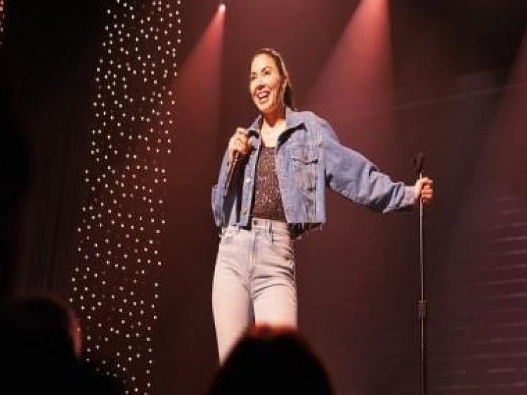 Whitney Cummings: Jokes is the kind of a comedy special that chooses to only play safe