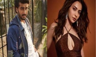 Arjun Kapoor jams on Rakul Preet Singh's item number Mashooka: Watch