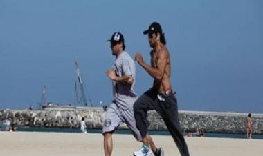 Hrithik Roshan looks nothing less than a beast in these throwback pictures from Fighter prep