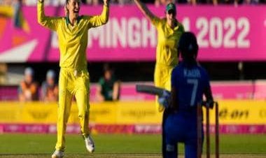 Commonwealth Games: Disastrous batting decisions in final against Australia reduce Indian golden hopes to silver