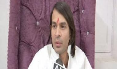 Muharram ki badhai: RJD's Tej Pratap Yadav wishes Muslims on mourning day when asked about Bihar crisis; WATCH
