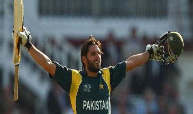 'What should he do then?': Journalist asks Shahid Afridi after he criticises Babar Azam