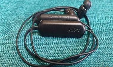 Sony WI-C100 Wireless Neckband Review: Good sound, battery backup and nothing else