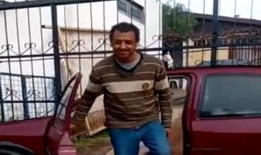 Anand Mahindra shares video of innovative 'car gate'; internet calls it 'Indian jugaad'