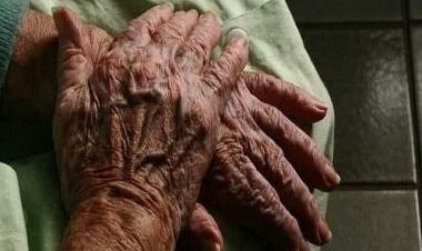 International Senior Citizens Day: How senior citizens can keep their bones strong