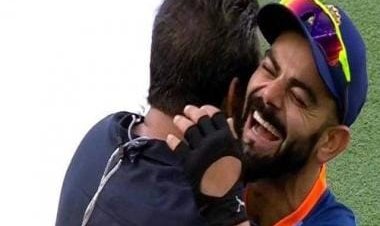 Watch: Virat Kohli hugs Wasim Akram ahead of IND vs PAK clash; heartwarming frame earns praise