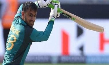 Asia Cup 2022: Shoaib Malik's funny video with Shaheen Afridi during India vs Pakistan match goes viral