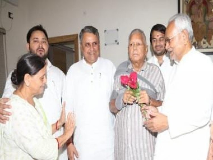 Lalu Prasad arrives in Patna; CM Nitish Kumar walks down for courtesy call