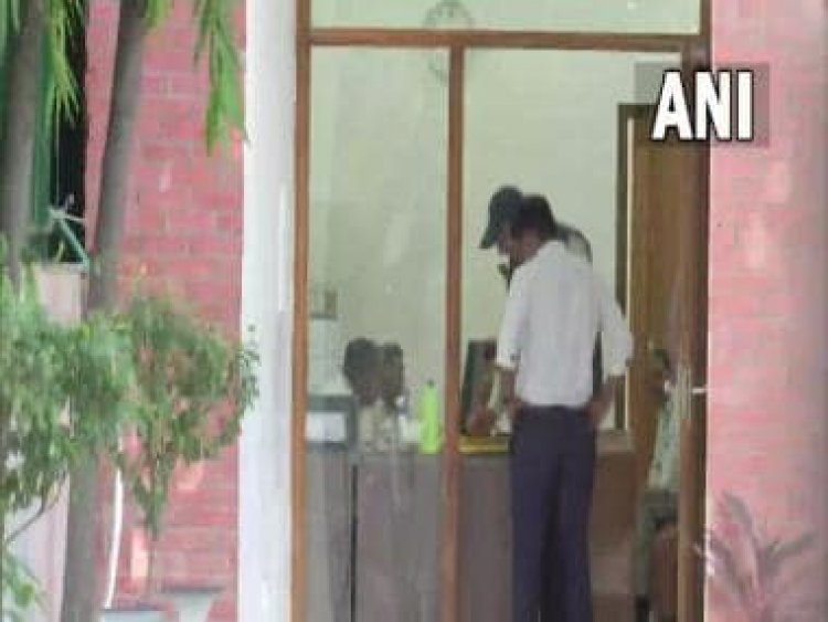 Delhi liquor policy case: CBI raids 21 locations including Deputy CM Manish Sisodia's residence