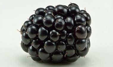 Berries, Sesame seeds and more: 5 ways to beat your sugar cravings