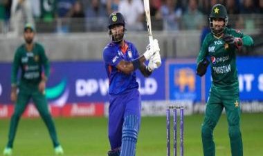 India vs Pakistan: 'Bats fearlessly, got pace,' Wasim Akram rates Hardik Pandya among his favourites