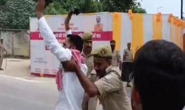 UP: Breach in Yogi Adityanath's security in Jaunpur as 'SP student leader' tries to block convoy