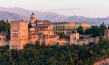 Why once-gold ceilings in Spain’s Alhambra palace have purple stains