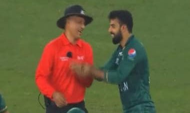 Pakistan vs Sri Lanka Asia Cup final: Shadab Khan forces umpire to raise his finger after DRS; Watch