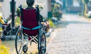 Here are 5 early warning signs of dementia