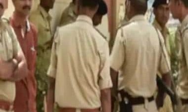 UP: Two minor sisters found hanging from tree in Lakhimpur Kheri; probe underway