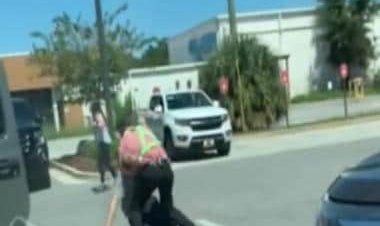 A worker saves mother with baby from carjacking; internet showers praise