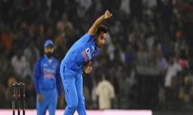 India vs Australia: Bhuvneshwar Kumar's death bowling is a concern, says Sunil Gavaskar