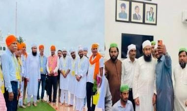 Maulana under fire for visiting Kartarpur Sahib Sikh shrine