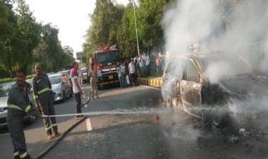 Watch: SUV charred at Noida Link road; no casualty