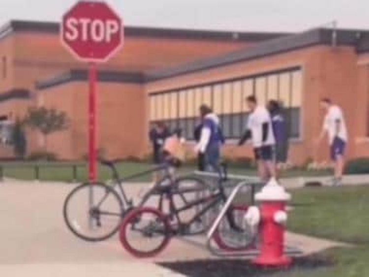 Girl with down syndrome welcomed with high-fives by school seniors, video wins hearts