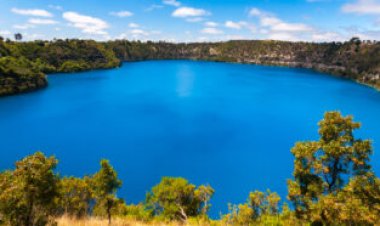 Climate change could turn some blue lakes to green or brown