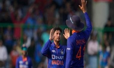 India vs South Africa, 3rd ODI: Kuldeep Yadav inflicts damage with four-fer as Proteas bundled out for 99