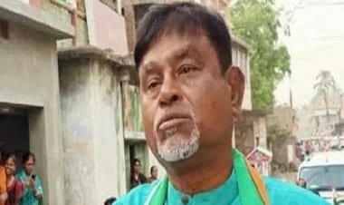 WATCH: Slippers waved, 'chor chor' slogans raised for Trinamool MLA Manik Bhattacharya, arrested in Bengal SSC scam case