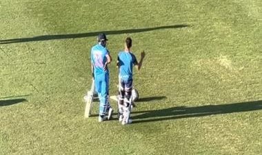 Virat Kohli gives batting tips to Hardik Pandya after India’s loss against Western Australia XI; Watch