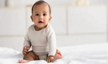 5 ways to keep your baby warm during winters