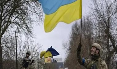 Russia evacuates 15,000 civilians from Kherson as Ukrainian counter-offensive continues to make gains