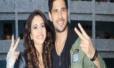 Thank God stars Sidharth Malhotra, Rakul Preet celebrate Diwali at old age home; share heartwarming video