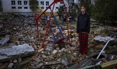 Ukraine war: Russian defence minister discusses 'uncontrolled escalation' in rare calls with US, UK counterparts