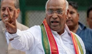 Explained: The challenges that await Mallikarjun Kharge as he takes charge of the Congress
